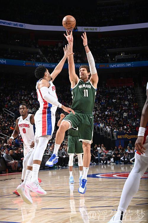 小波特狂砍32分 活塞主场击败雄鹿